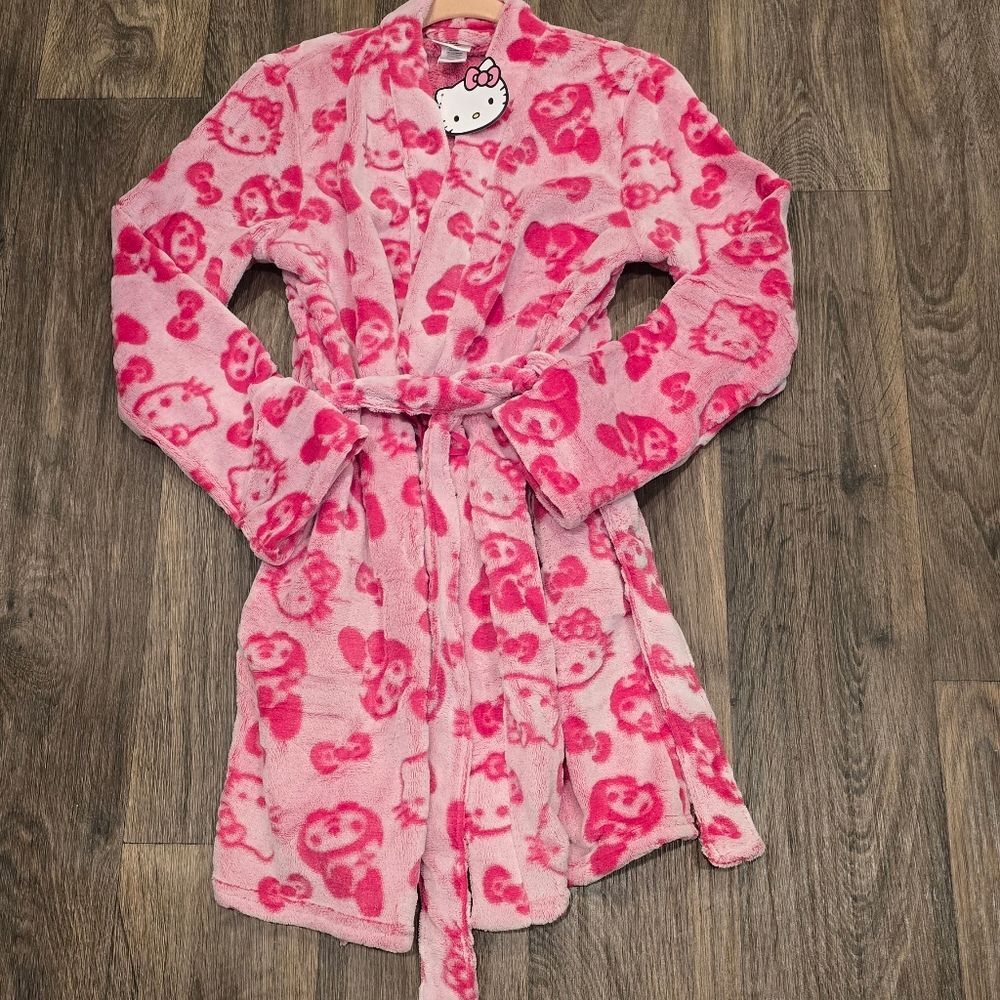Hello‎ Kitty & Friends Plush Logo Robe - Picture 8 of 8